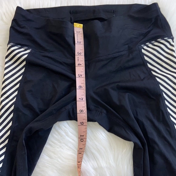 Athleta Black & White Sides Diagonal Striped Leggings Size Small - Picture 6 of 15